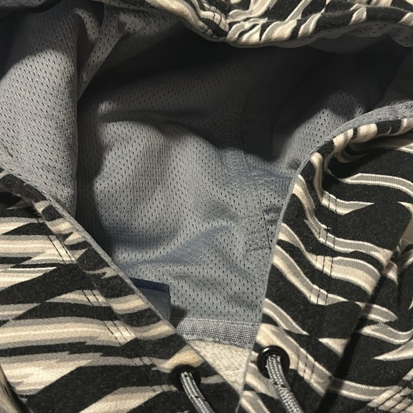 Nike Black & Gray Hooded Sweatshirt - XL - Picture 6 of 7